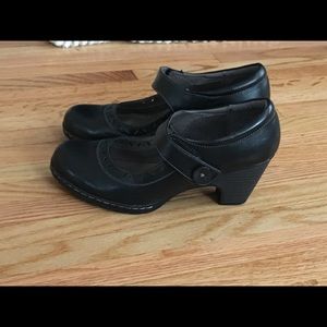 Size 8.5 women’s black heels